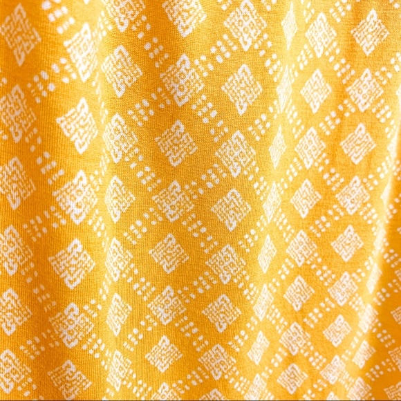 Old Navy Yellow & White Patterned Short Sleeve - Picture 6 of 10